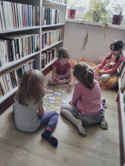  Wybierz 		Miłe Małe Czwartki - Pierwszy Dzień Wiosny